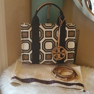 *SALE* Tory Burch Canvas crossbody Navy and Tan